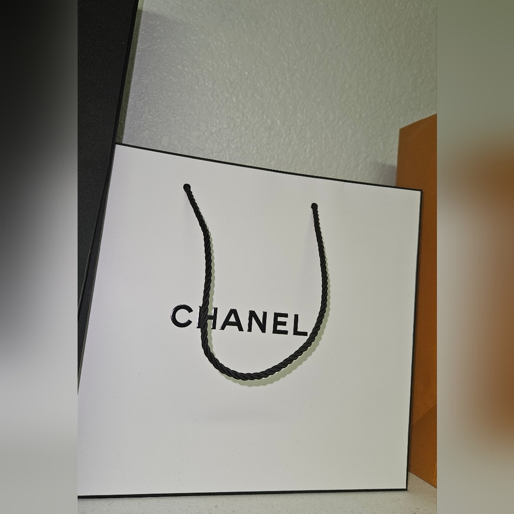 Chanel shopping bag